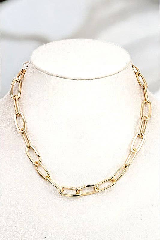Simple, Chunky and makes a statement.
PLAIN CHAIN LINK NECKLACE , APPROX LENGTH:16", BACK CLASP CLOSURE,