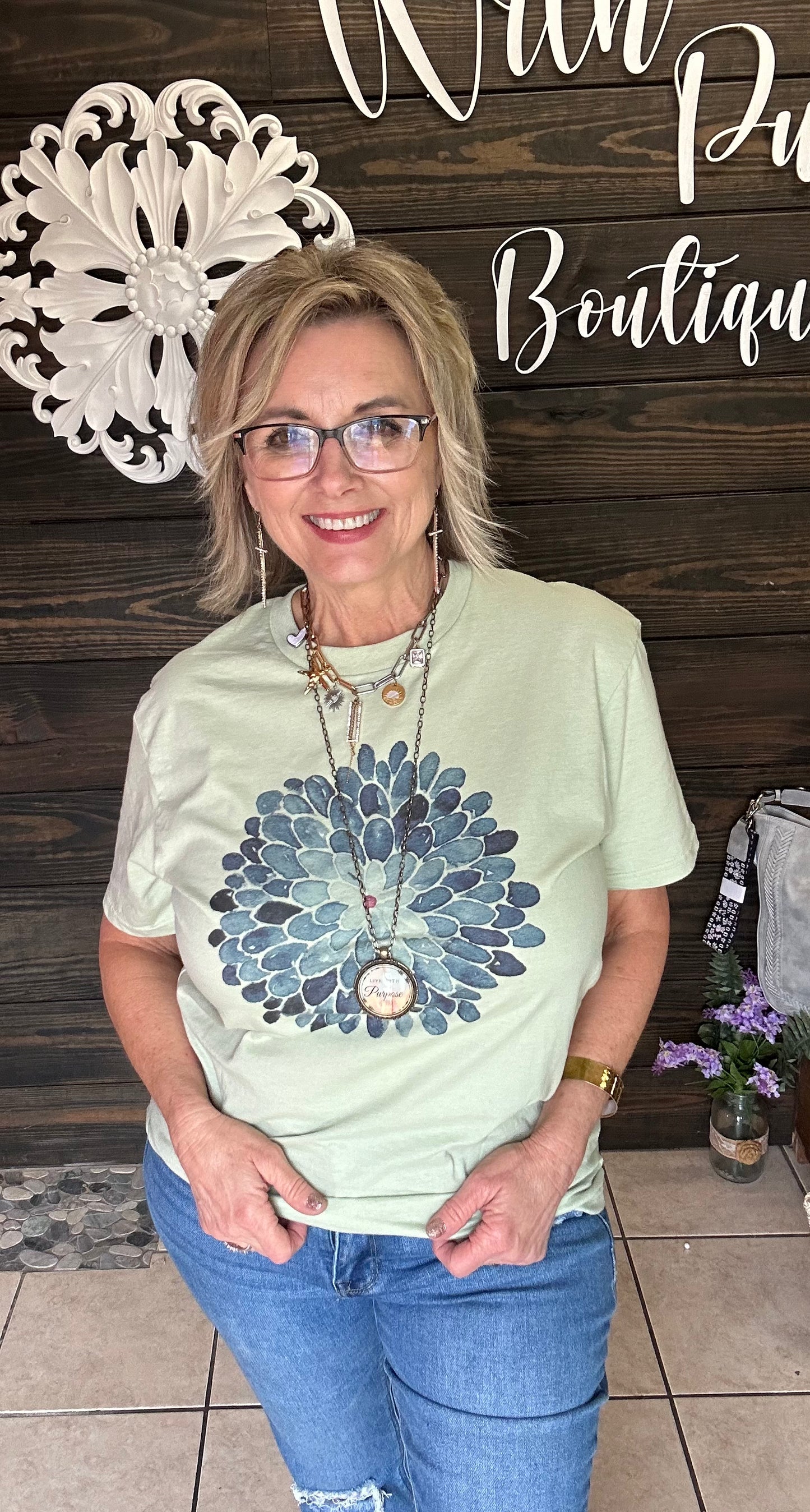 Elegant Blue Mum floral Vintage Graphic Tee