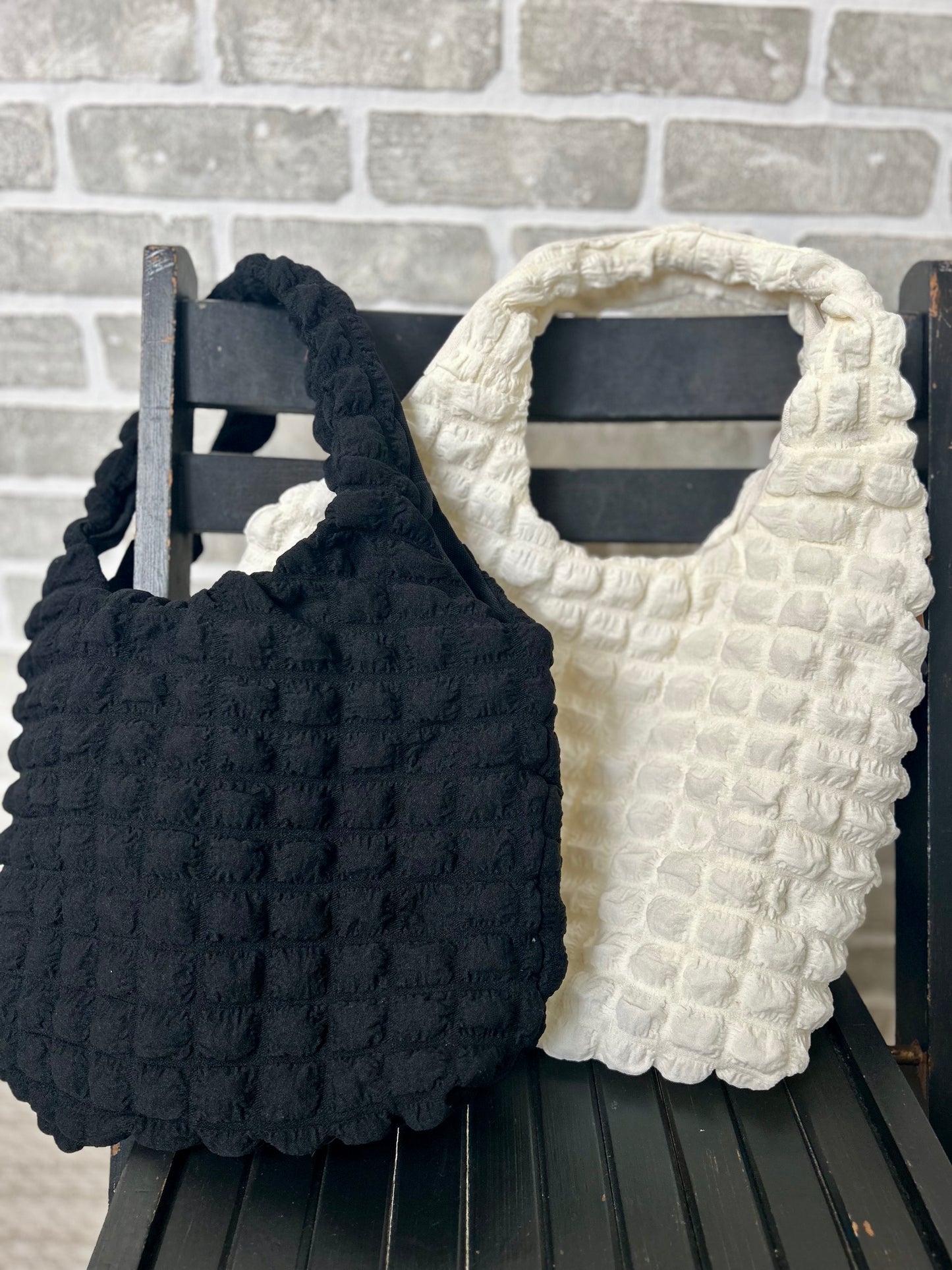 Puffy cloud bag, black, white, canvas interior