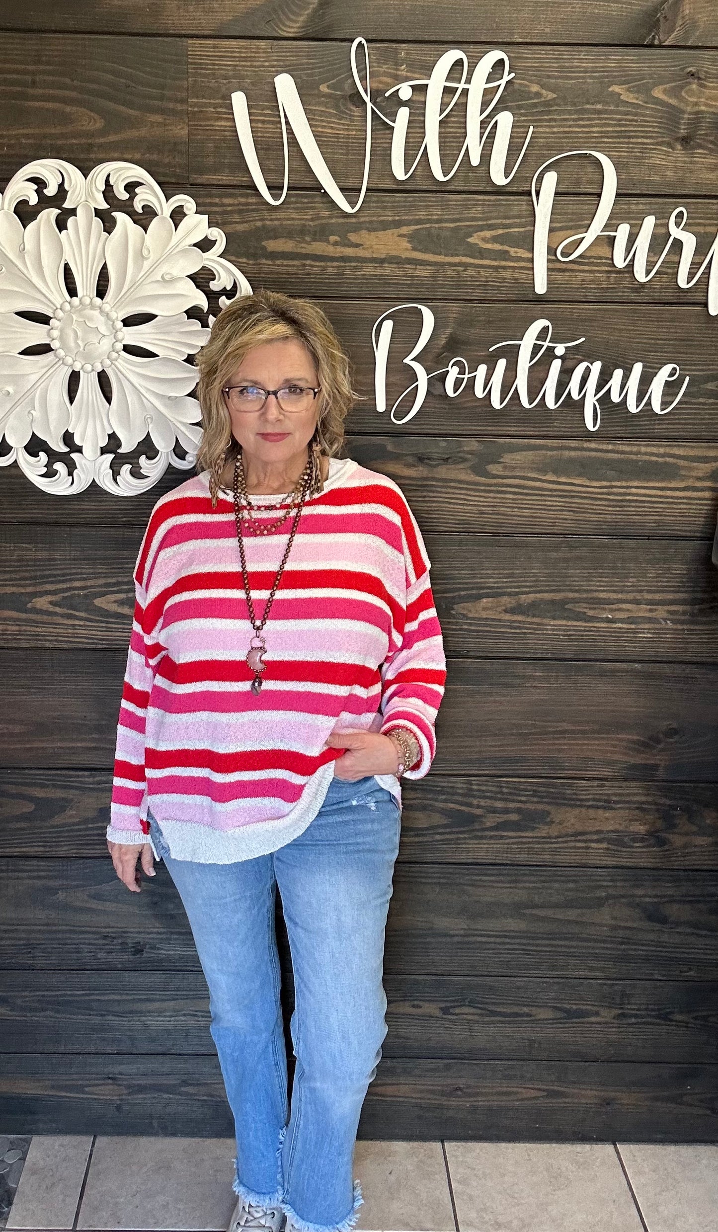 Oversized lightweight knit sweater, pink,red,white, long sleeve, hi low