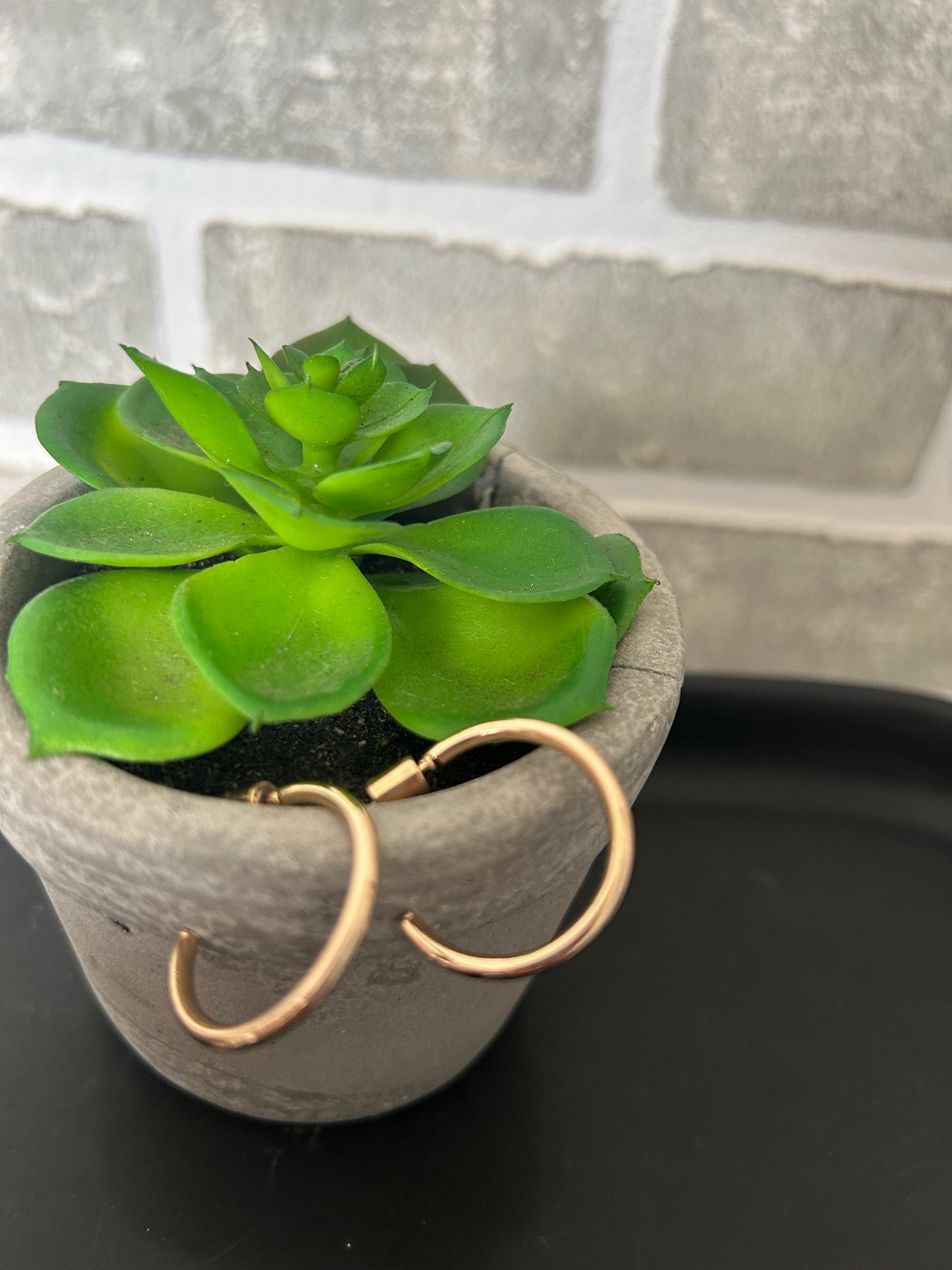Water-Resistant Perfect Hoops are perfect for wearing everyday with any outfit! Just the right size, they are also water resistant, making them a practical and stylish approx 3/4" L