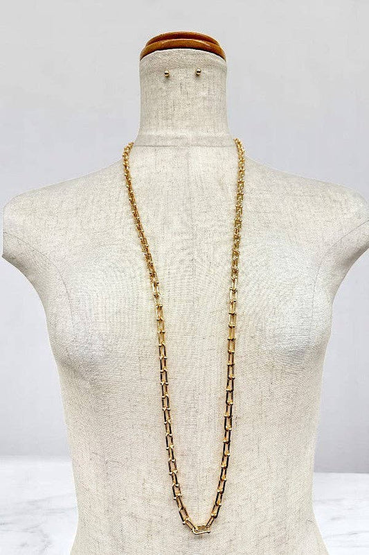 Add a touch of fun to your look with this Simple Gold Chainlink set. Its sleek, shiny links catch the light perfectly, making it an easy way to brighten any outfit. Whether layered or worn solo, this set brings playful charm and effortless style to your everyday wardrobe. in gold