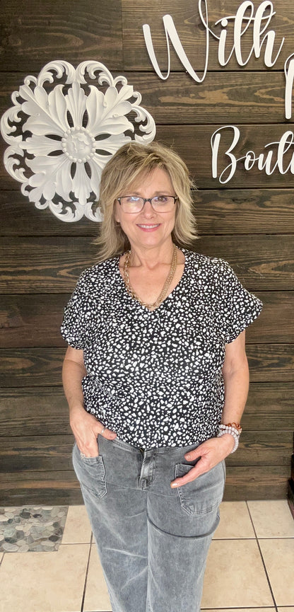 Black & White Classic Top - With Purpose Boutique