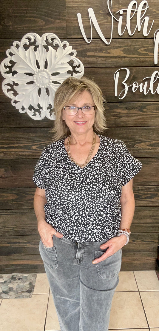 Black & White Classic Top - With Purpose Boutique