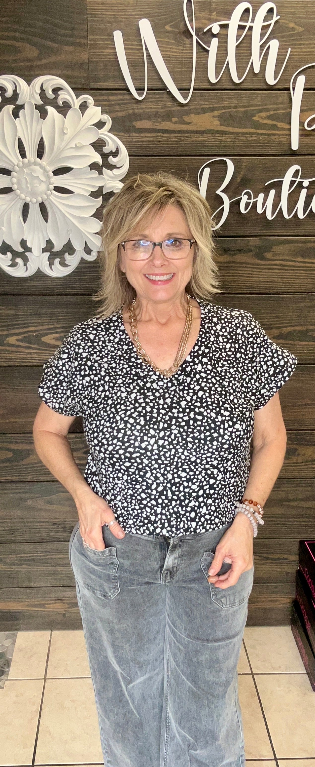 Black & White Classic Top - With Purpose Boutique