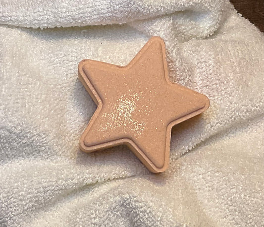 Arkansas made basic star bath fizzy