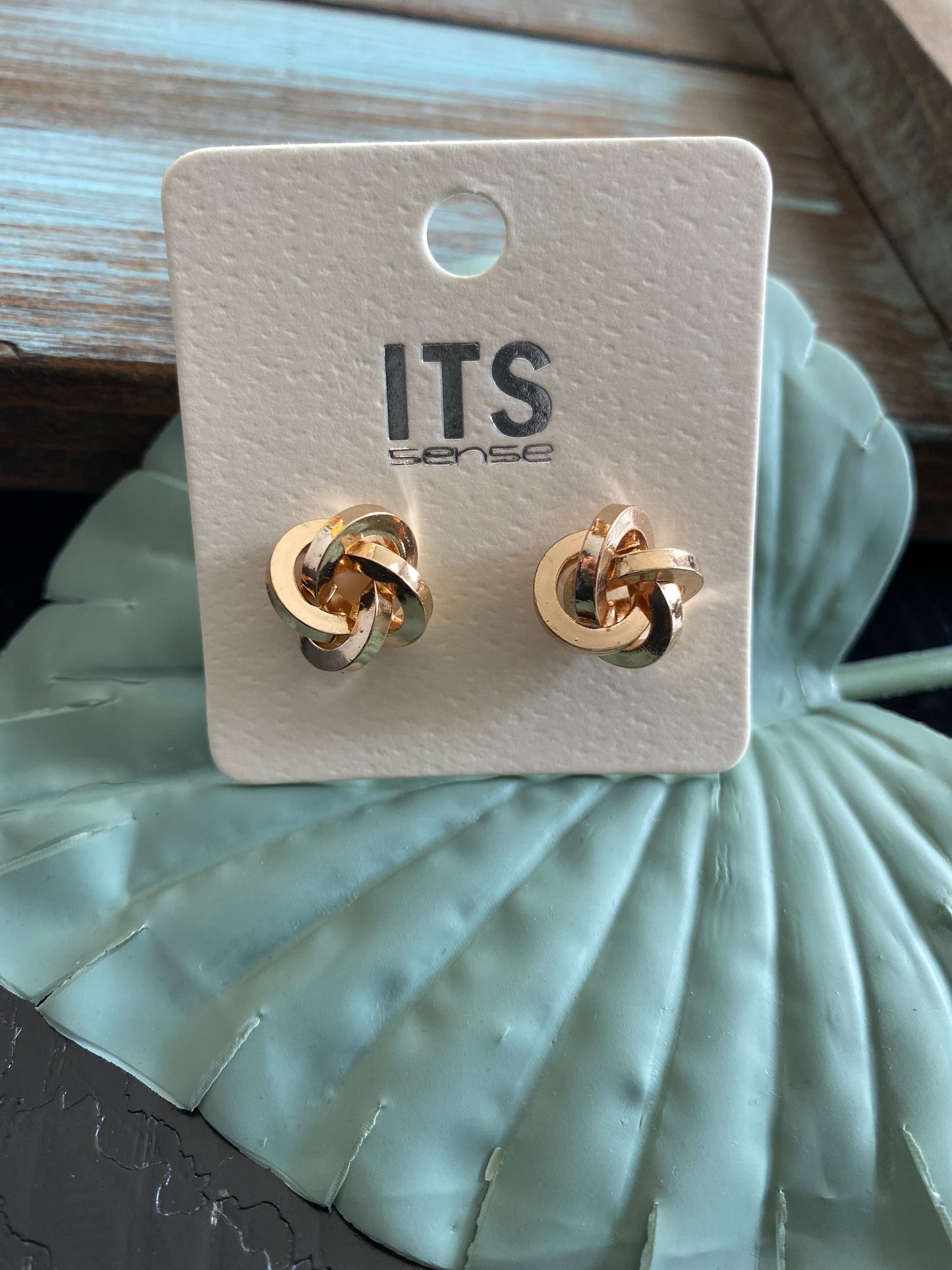 Knotted stud earrings